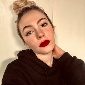 Meet your Posher, Ana